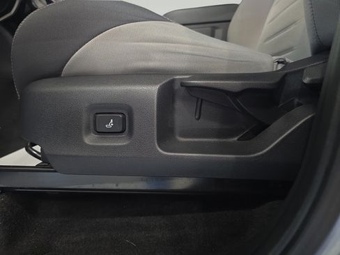 Used 2025 Toyota Tacoma TRD Sport AWD/4WD image 13