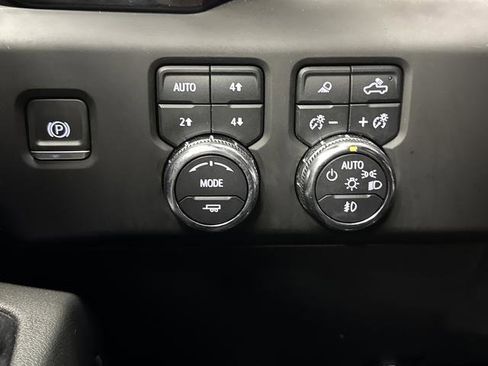 Used 2024 GMC Sierra 1500 AT4 w/ Technology Package image 24