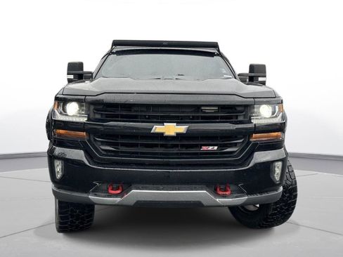 Used 2018 Chevrolet Silverado 1500 LT w/ All Star Edition image 3