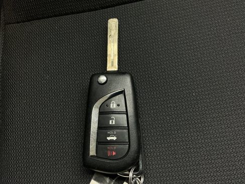 Used 2021 Toyota Corolla LE FWD image 39