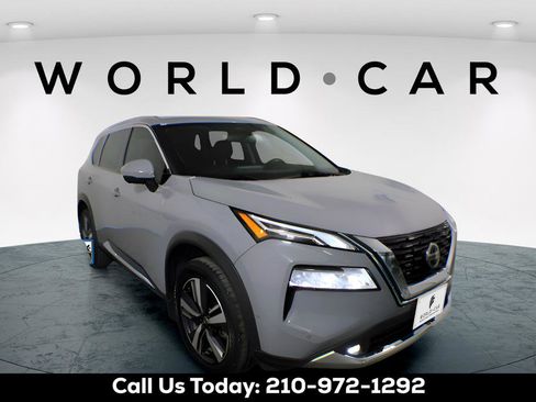 Used 2021 Nissan Rogue Platinum image 1
