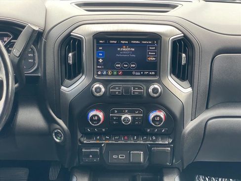 Used 2021 GMC Sierra 2500 Denali w/ Denali Ultimate Package AWD/4WD image 16