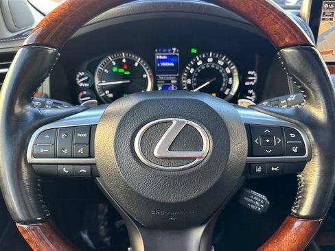 Used 2017 Lexus LX 570 4WD image 26