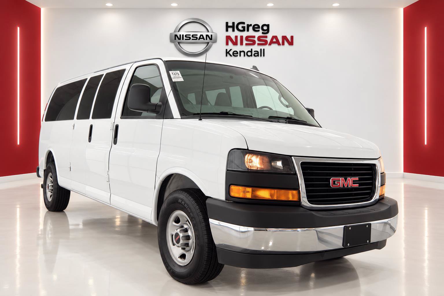 Used 2023 GMC Savana 3500 LS w/ Chrome Appearance Package RWD image 3