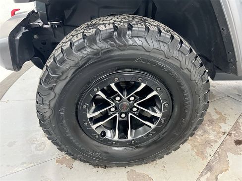 Used 2024 Jeep Wrangler Unlimited Rubicon w/ XTREMEE 35" Tire Package image 24