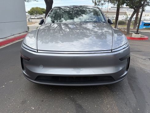 Used 2026 Tesla Model Y Long Range AWD/4WD image 6