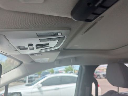 Used 2025 Toyota Sienna LE w/ LE Plus Package FWD image 5