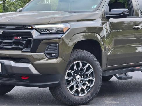 Used 2024 Chevrolet Colorado Z71 w/ Advanced Trailering Package AWD/4WD image 2