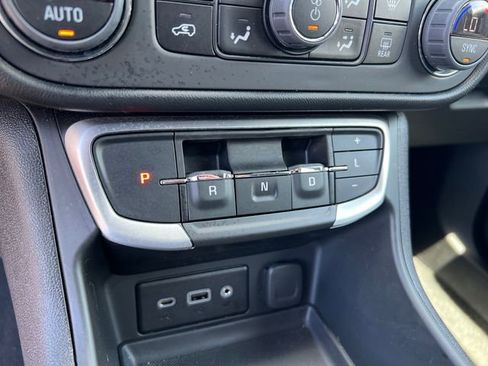 Certified 2023 GMC Terrain SLE w/ Driver Convenience Package FWD image 19