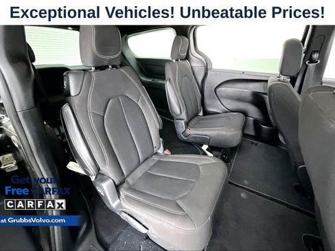 Used 2021 Chrysler Pacifica Touring w/ S Appearance Package FWD image 32