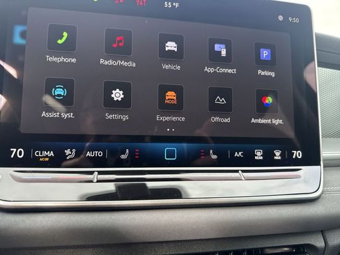 New 2026 Volkswagen Tiguan SE image 32