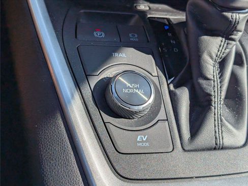 Used 2023 Toyota RAV4 XSE AWD/4WD image 24