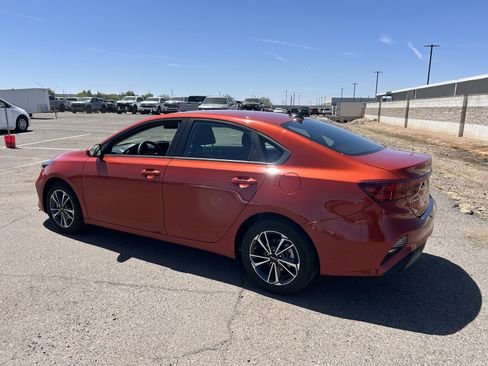 Used 2024 Kia Forte LXS FWD image 3