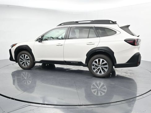 Used 2024 Subaru Outback Premium AWD/4WD image 5