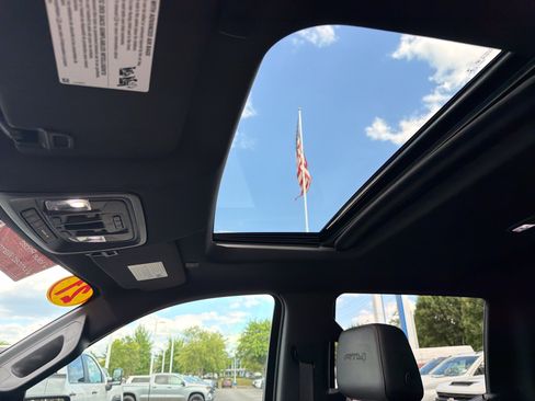 Used 2021 GMC Sierra 1500 AT4 w/ AT4 Value Package AWD/4WD image 28