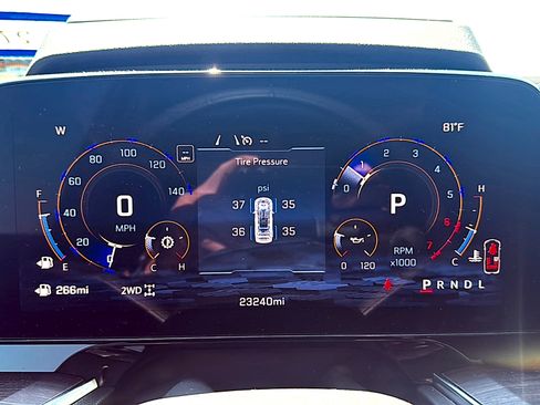 Used 2025 Chevrolet Tahoe Premier AWD/4WD image 12