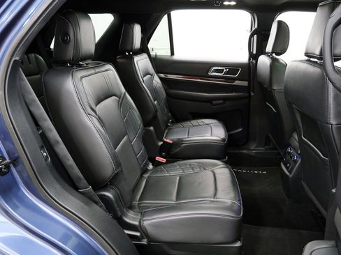 Used 2019 Ford Explorer Platinum AWD/4WD image 19