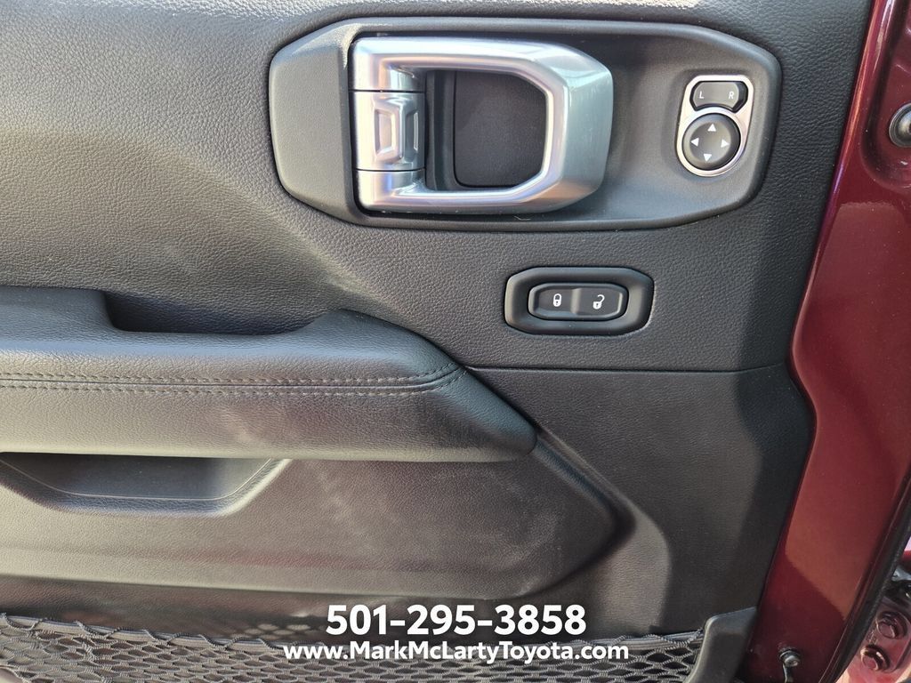 Used 2021 Jeep Wrangler Unlimited Sahara AWD/4WD image 25