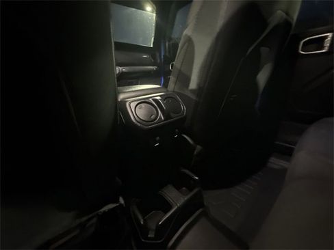 Used 2022 Jeep Gladiator Sport image 20