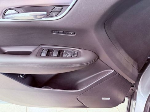 Used 2025 Cadillac XT6 Luxury FWD image 20