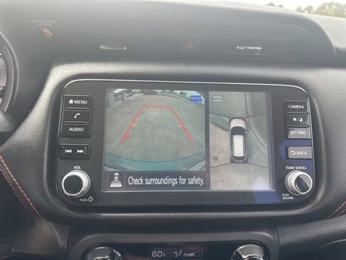 Used 2024 Nissan Kicks SR FWD image 17