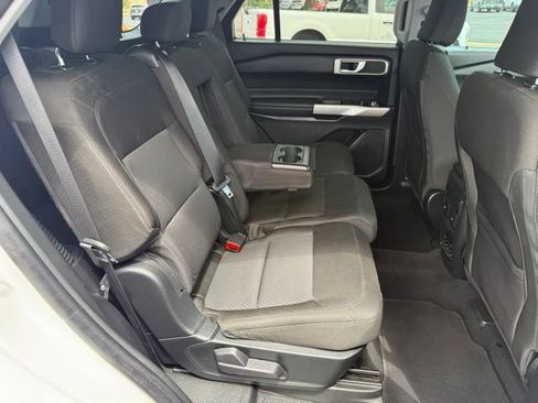 Used 2024 Ford Explorer XLT RWD image 35