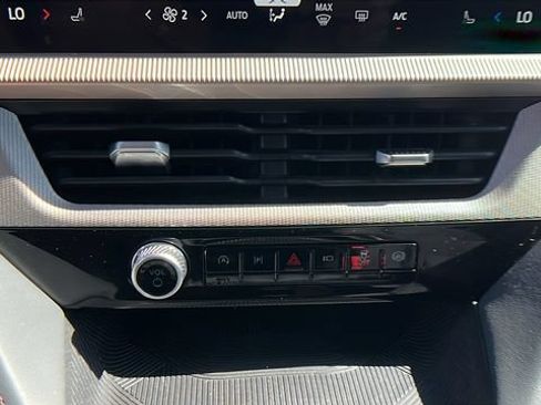 Used 2025 Ford Explorer Active RWD image 27