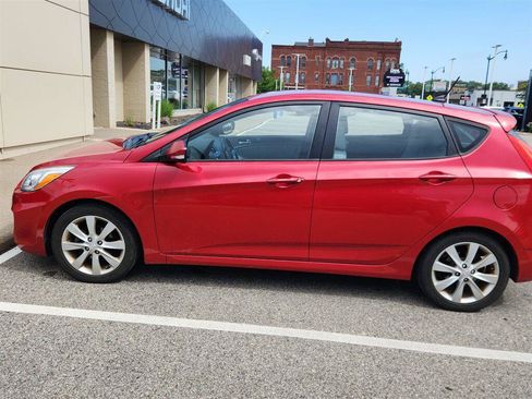Used 2014 Hyundai Accent SE FWD image 6