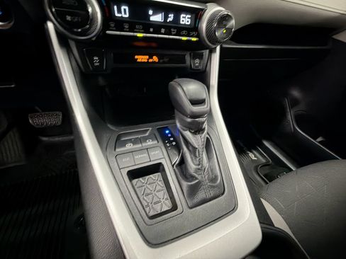 Used 2020 Toyota RAV4 XLE FWD image 15