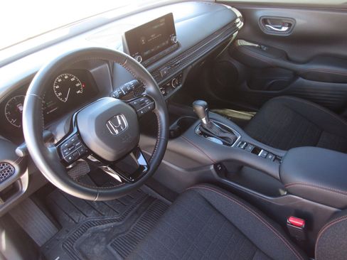 Used 2025 Honda HR-V Sport image 15
