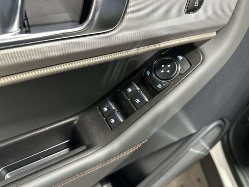 Used 2026 Ford Explorer Active w/ Active Comfort Package AWD/4WD image 19