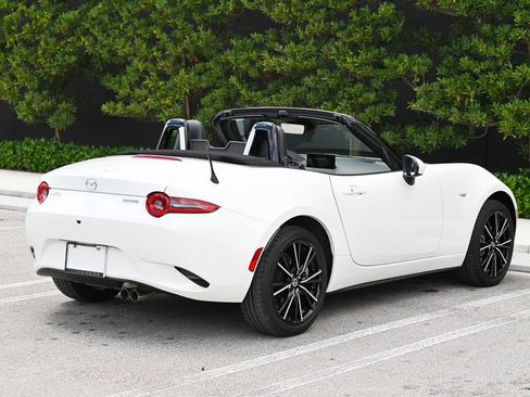 Used 2024 MAZDA MX-5 Miata Grand Touring w/ Weather Package image 4