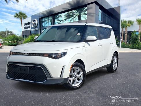 Used 2023 Kia Soul LX w/ LX Technology Package FWD image 1