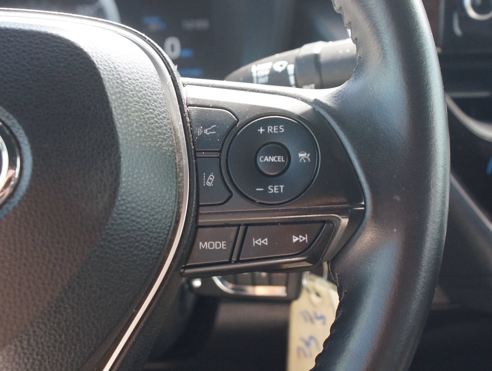 Used 2022 Toyota Corolla SE w/ Carpet Mat Package (TMS) FWD image 9