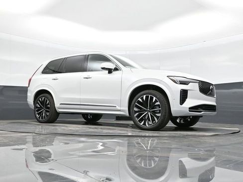 New 2026 Volvo XC90 T8 Plus w/ Protection Package Premier image 32