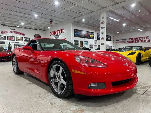 Used 2007 Chevrolet Corvette Coupe w/ Preferred Equipment Group RWD image 5