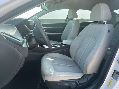 Used 2022 Hyundai Sonata SE FWD image 4