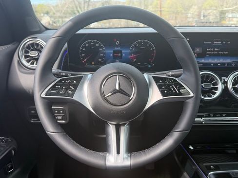 New 2026 Mercedes-Benz GLB 250 4MATIC image 24