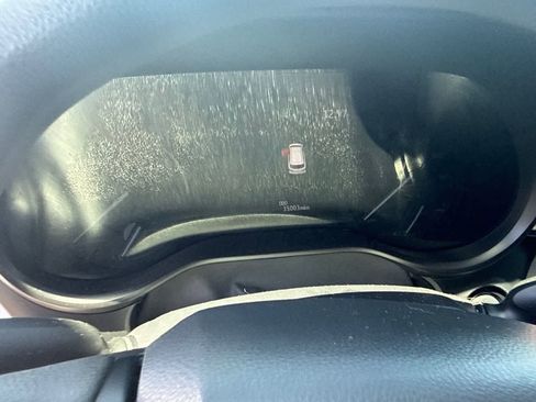 Used 2025 Toyota Sienna LE FWD image 17