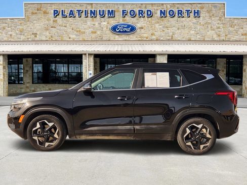 Used 2024 Kia Seltos EX image 3