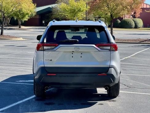 Used 2021 Toyota RAV4 LE image 6