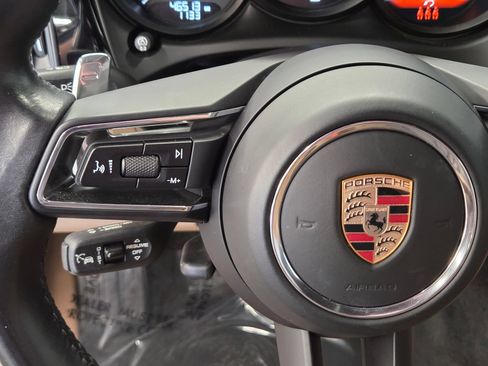 Certified 2023 Porsche Macan AWD/4WD image 17