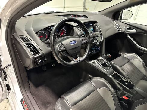 Used 2018 Ford Focus ST w/ Equipment Group 401A image 28