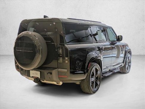 New 2026 Land Rover Defender 130 X-Dynamic SE image 2