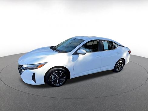 Used 2025 Nissan Sentra SV image 8