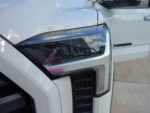 Used 2023 Toyota Tundra SR5 w/ SR5 Premium Package image 9