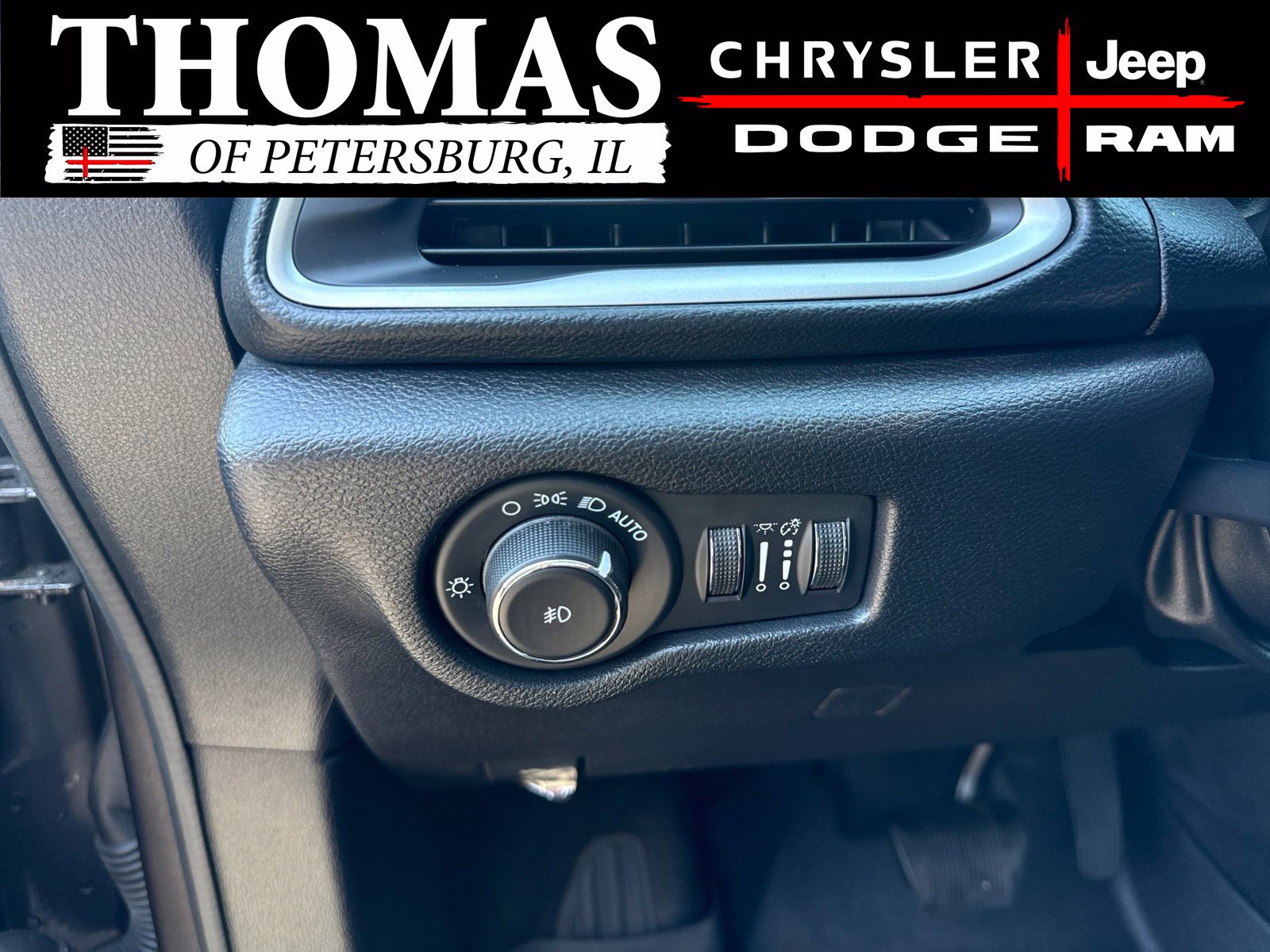 Used 2020 Chrysler Pacifica Touring-L Plus w/ S Appearance Package FWD image 13