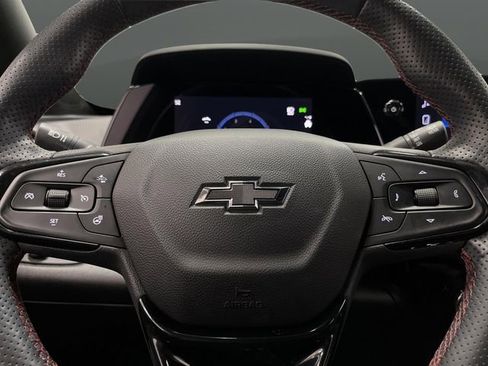 Used 2024 Chevrolet Trax RS w/ Sunroof Package image 16