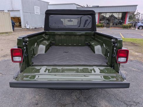 Used 2022 Jeep Gladiator Mojave image 13