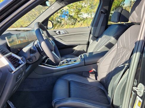 New 2026 BMW X5 xDrive50e image 10